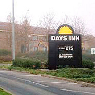 Days Inn Stansted Bishop'S Stortford สแตนสเต็ด เมาท์ฟิทเช็ต ภายนอก รูปภาพ